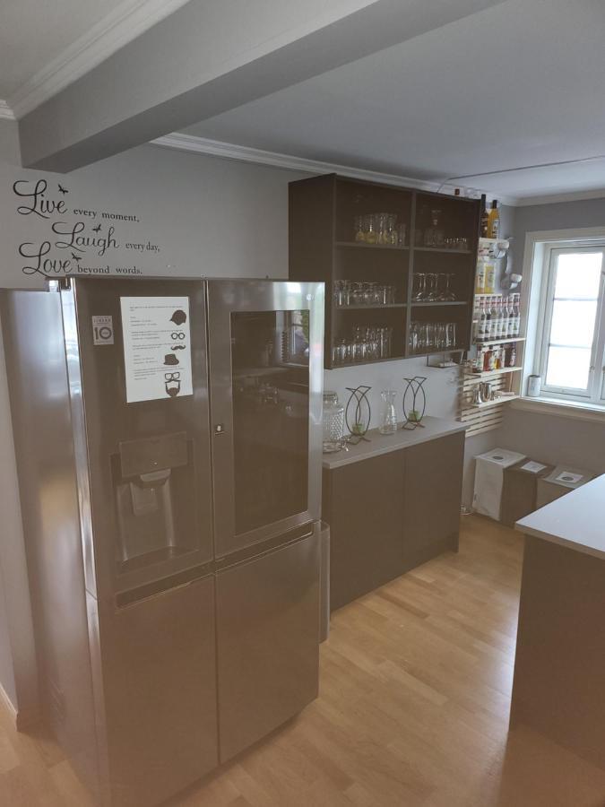Апартаменты Sentrumsleilighet Med Gratis Parkering Til Leie Арендаль Экстерьер фото